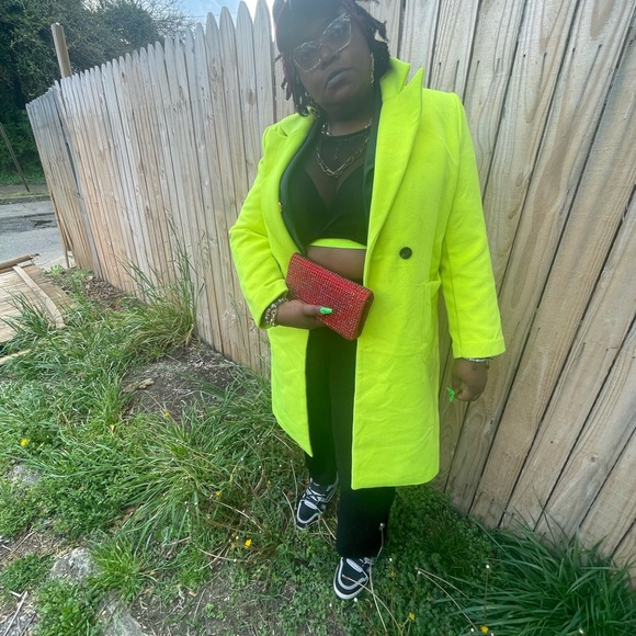 Meet your Posher, Ace - Picture 8 of 16